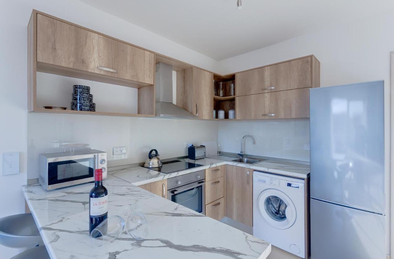 Centric And Modern Penthouse Close To Amenities 음시다 외부 사진