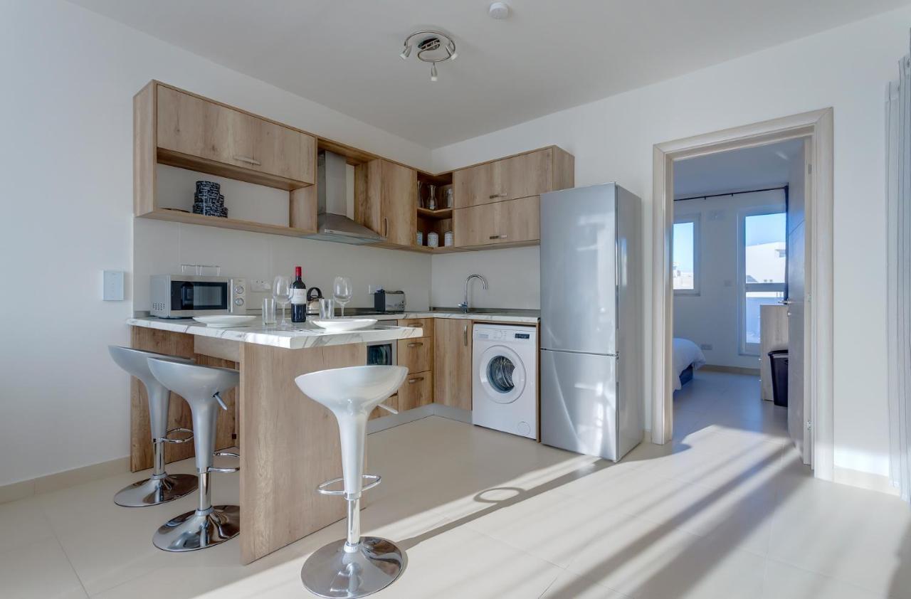 Centric And Modern Penthouse Close To Amenities 음시다 외부 사진