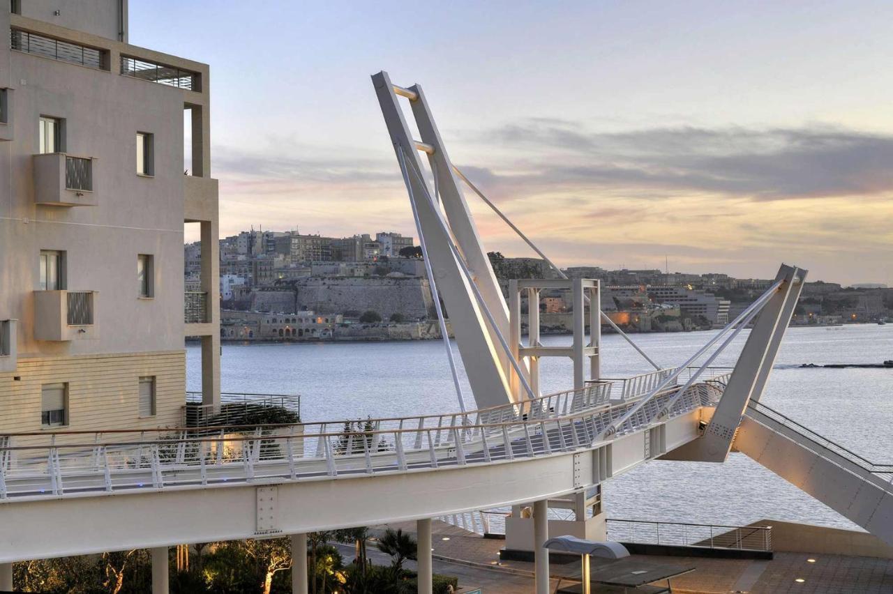 Centric And Modern Penthouse Close To Amenities 음시다 외부 사진